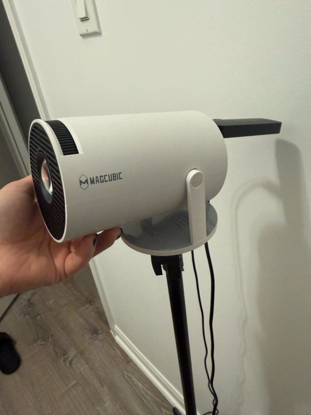 White Projector - Compact White Design - Picture 4 of 5